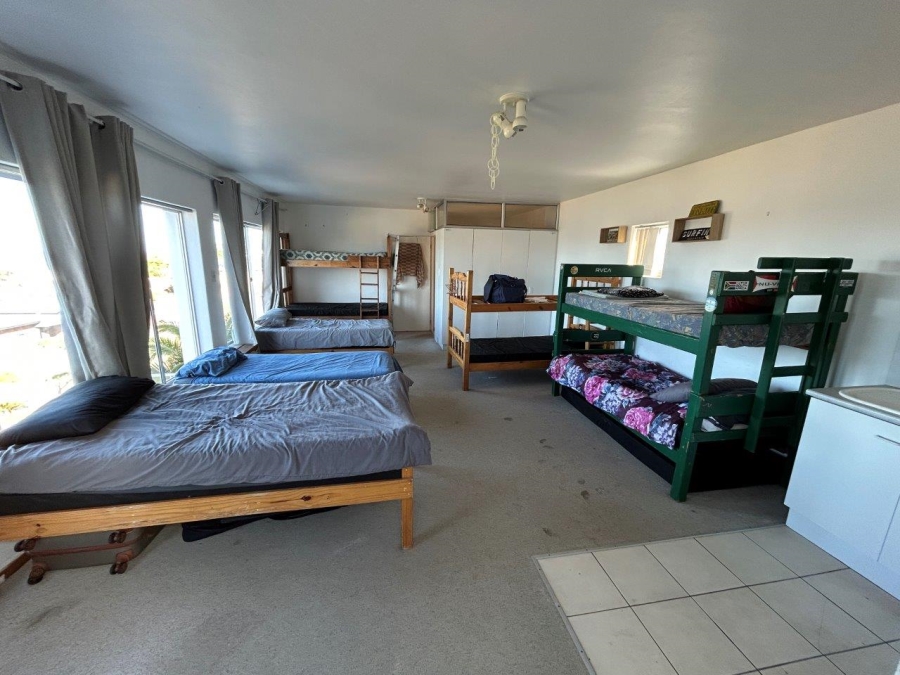 7 Bedroom Property for Sale in Wavecrest Eastern Cape